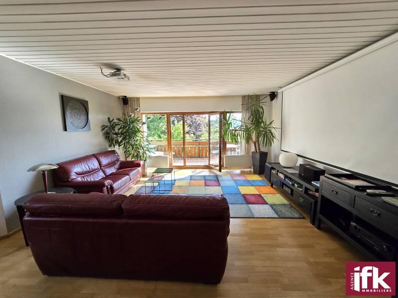 Propriété - 249 m² - 9 pièces