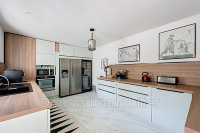 Maison - 259 m² - 6 pièces