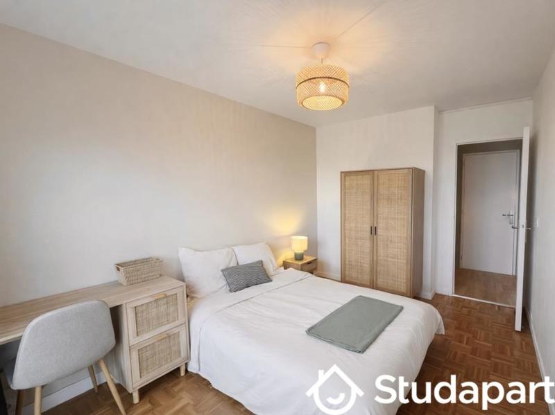Chambre - 10 m² - 1 pièce