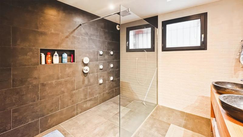 Maison - 143 m² - 7 pièces