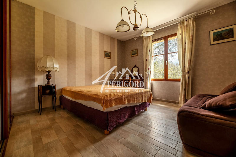 Maison traditionnelle - 180 m² - 6 pièces