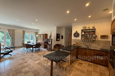 Appartement - 92 m² - 3 pièces