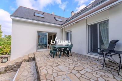 Maison - 230 m² - 8 pièces