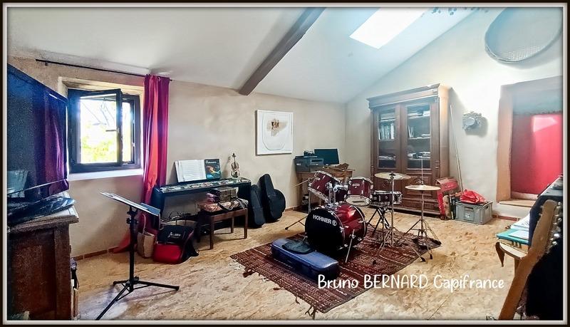 Maison - 250 m² - 8 pièces