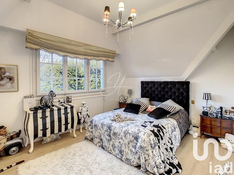 Maison - 190 m² - 8 pièces