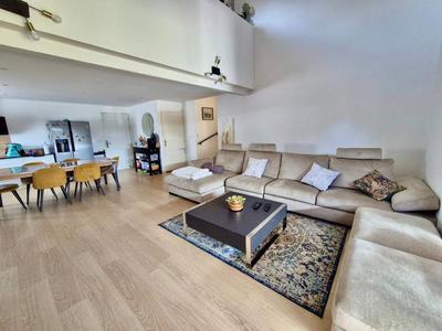 Maison - 213 m² - 5 pièces