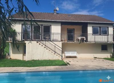 Maison - 135 m² - 6 pièces