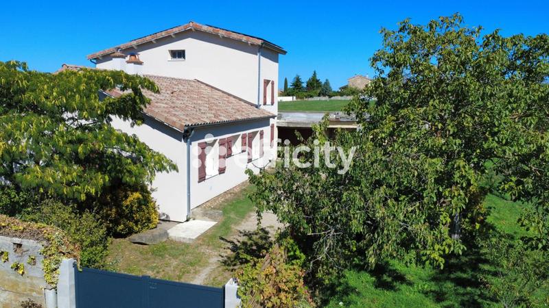 Maison - 149 m² - 8 pièces