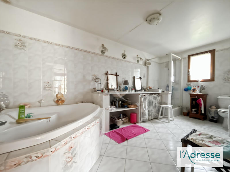 Maison - 249 m² - 7 pièces