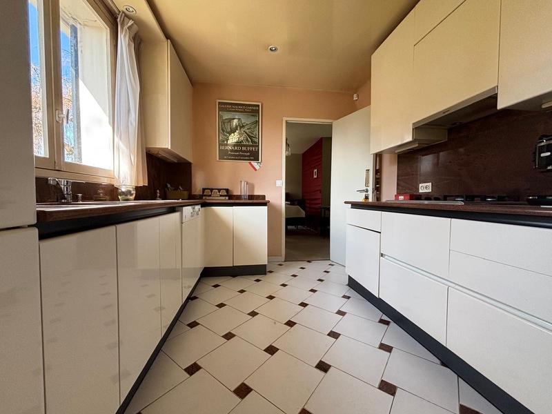 Maison - 97 m² - 6 pièces