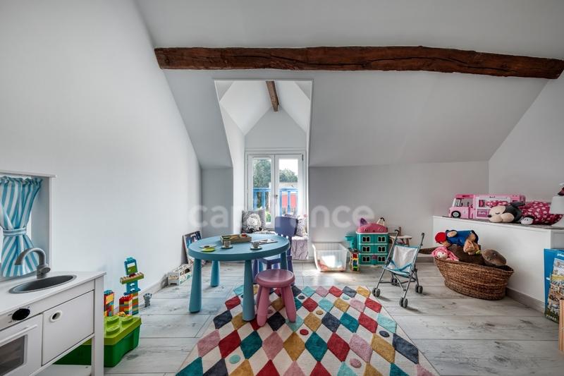 Maison - 215 m² - 9 pièces