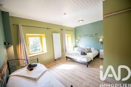 Maison - 400 m² - 9 pièces