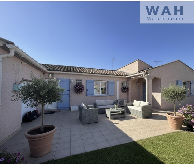 Maison - 220 m² - 8 pièces