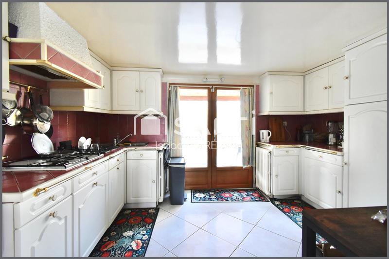 Maison - 135 m² - 6 pièces