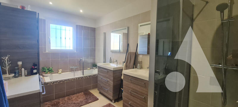 Maison - 110 m² - 4 pièces