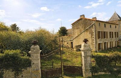 Maison - 253 m² - 8 pièces