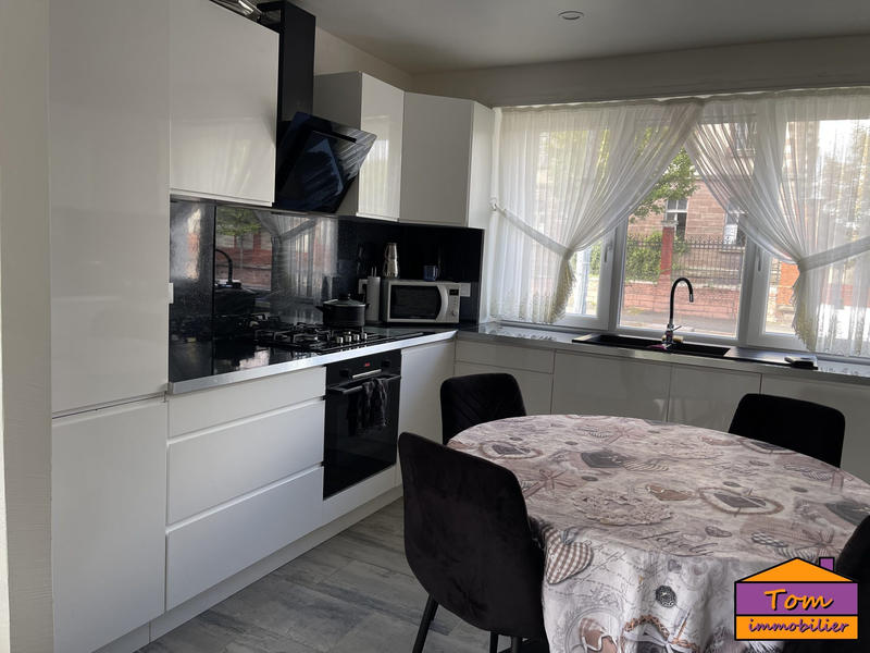 Maison - 110 m² - 6 pièces