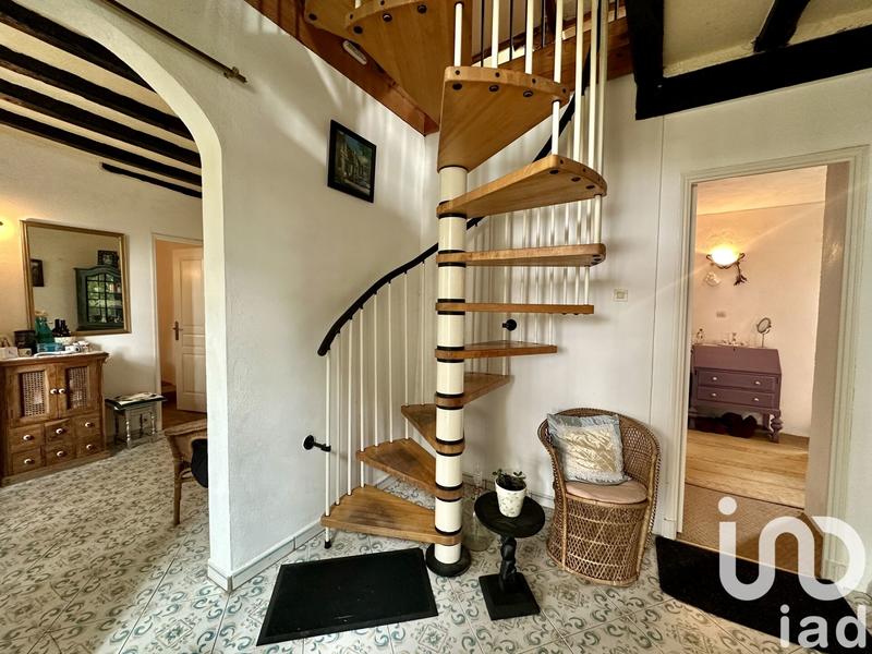 Maison - 218 m² - 11 pièces