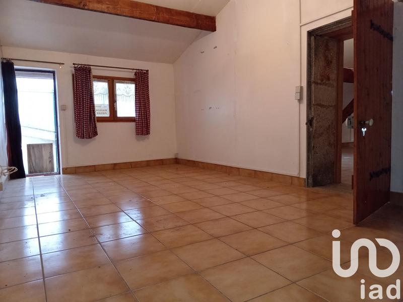 Maison - 96 m² - 8 pièces