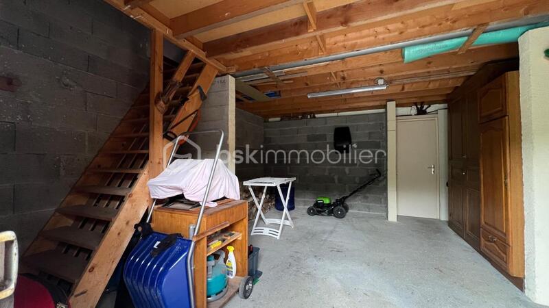 Maison traditionnelle - 168 m² - 5 pièces