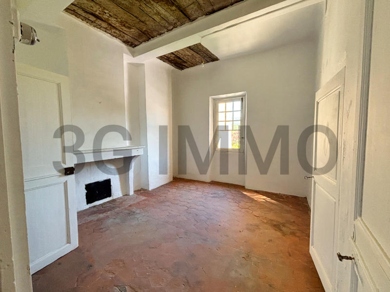 Maison - 200 m² - 12 pièces