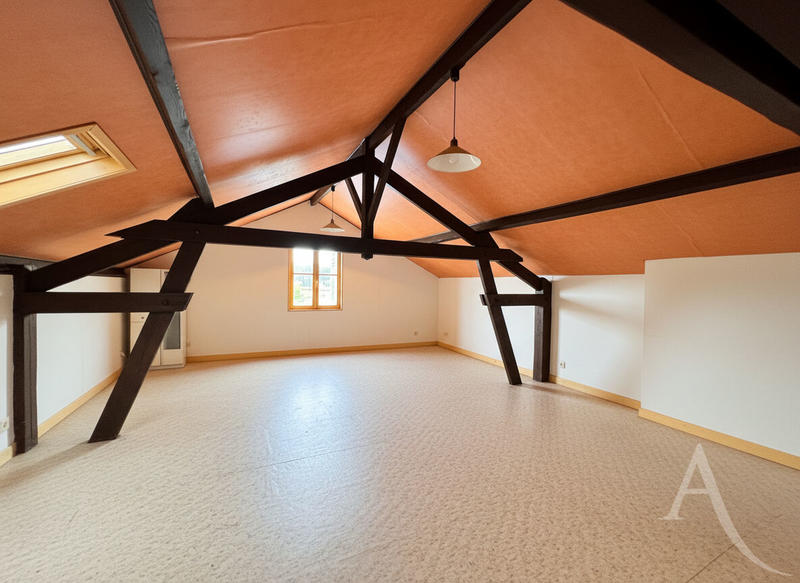 Maison - 240 m² - 7 pièces