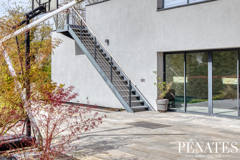 Villa - 338 m² - 8 pièces