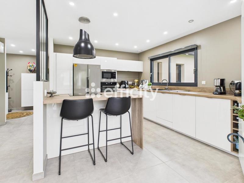 Maison - 142 m² - 5 pièces