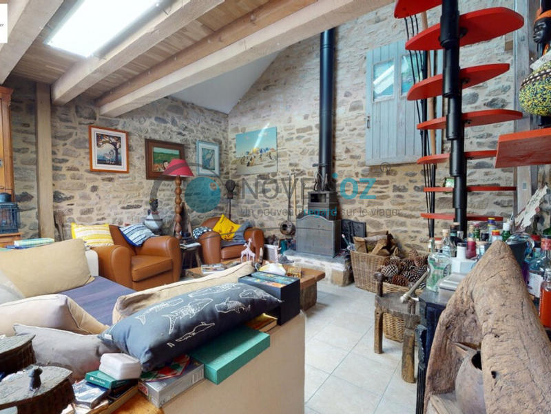 Maison - 259 m² - 8 pièces