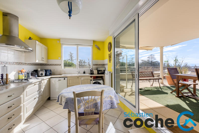 Appartement - 143 m² - 6 pièces