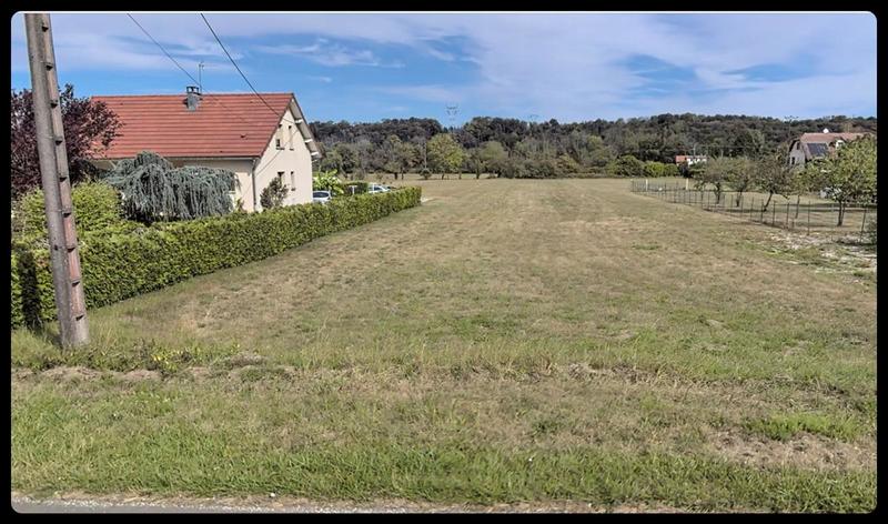 Terrain constructible - 1 100 m²
