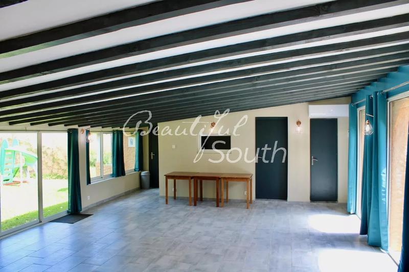 Gîte - 543 m² - 16 pièces