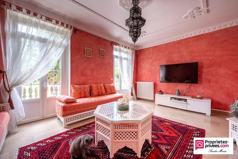 Maison - 236 m² - 7 pièces