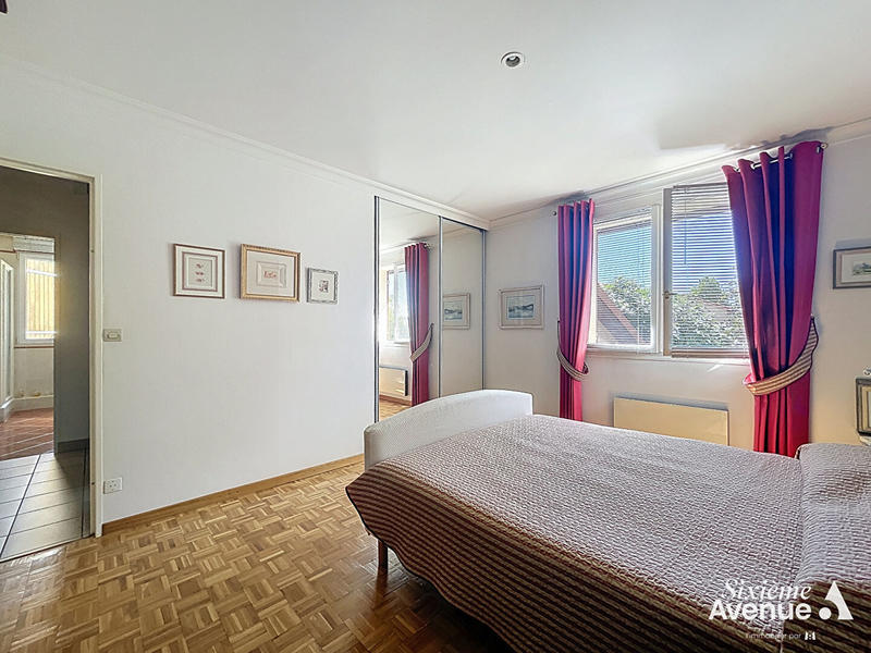 Maison - 186 m² - 8 pièces