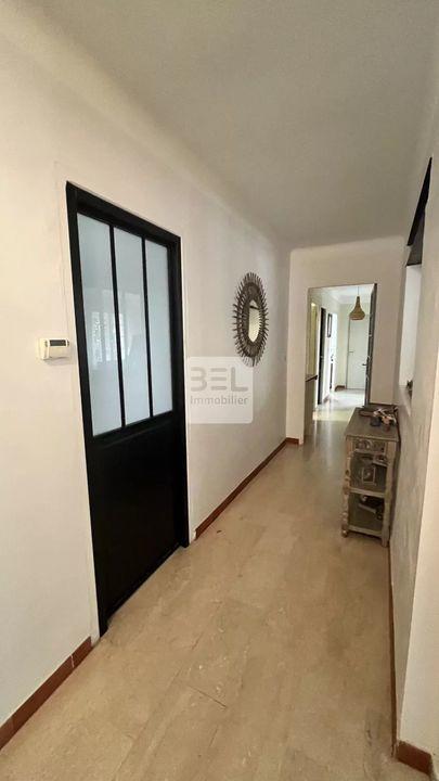 Propriété - 244 m² - 8 pièces