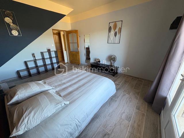 Château - 177 m² - 6 pièces