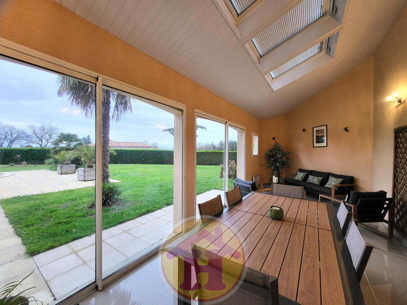 Maison - 208 m² - 5 pièces