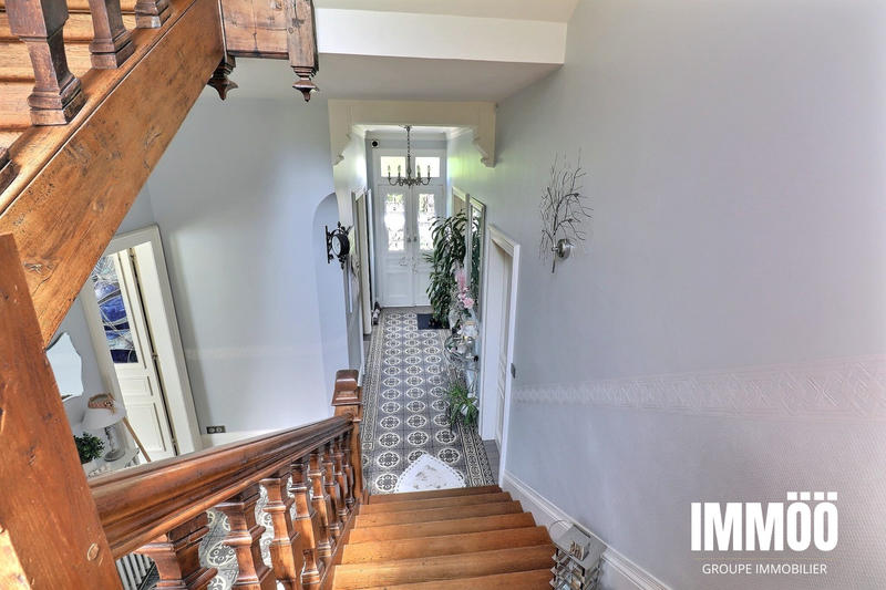 Maison - 265 m² - 6 pièces