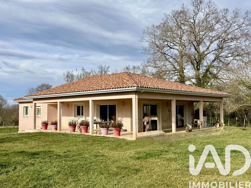 Maison de village - 158 m² - 5 pièces