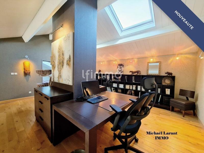 Propriété - 484 m² - 7 pièces