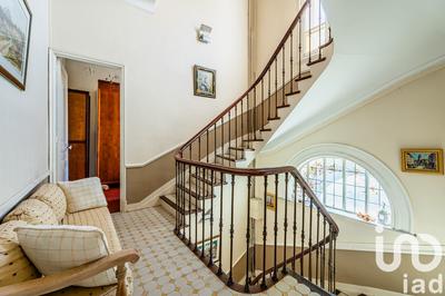 Maison - 210 m² - 11 pièces