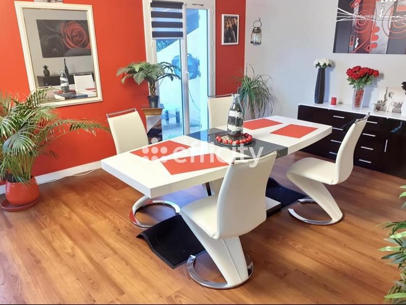 Maison - 102 m² - 5 pièces