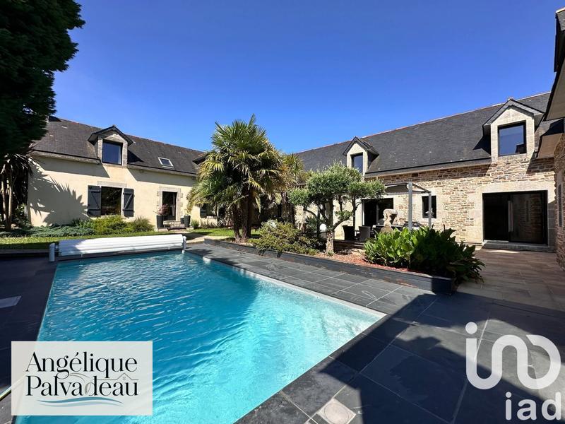 Maison - 365 m² - 12 pièces