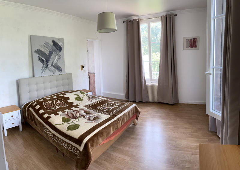 Maison - 220 m² - 12 pièces