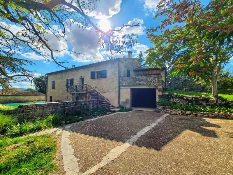 Propriété - 231 m² - 6 pièces