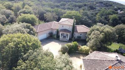 Maison - 327 m² - 7 pièces