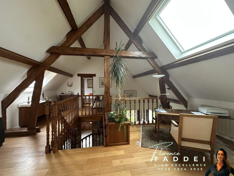 Maison - 200 m² - 7 pièces