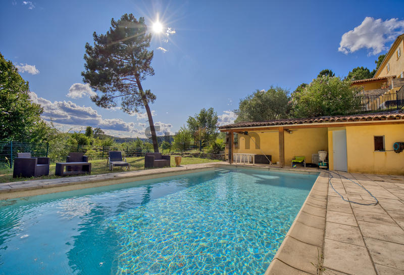 Villa - 200 m² - 7 pièces