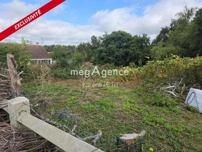 Terrain constructible - 800 m²