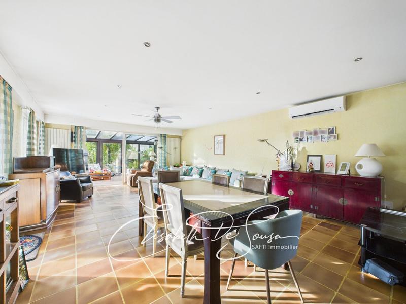 Maison - 267 m² - 7 pièces